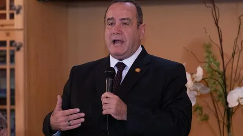 Alejandro Giammattei da positivo en coronavirus Covid-19