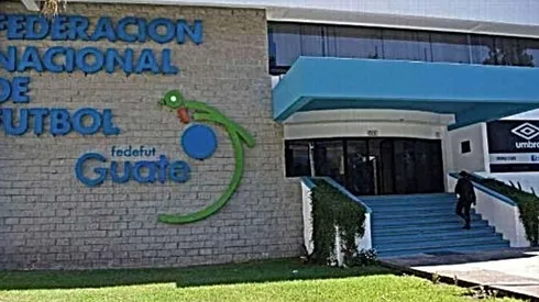 FIFA ayudará económicamente al fútbol de Guatemala