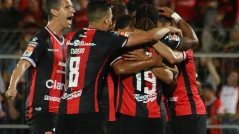 Alajuelense confirma la llegada de un nuevo defensor