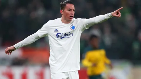 Bryan Oviedo se va del Copenhaguen