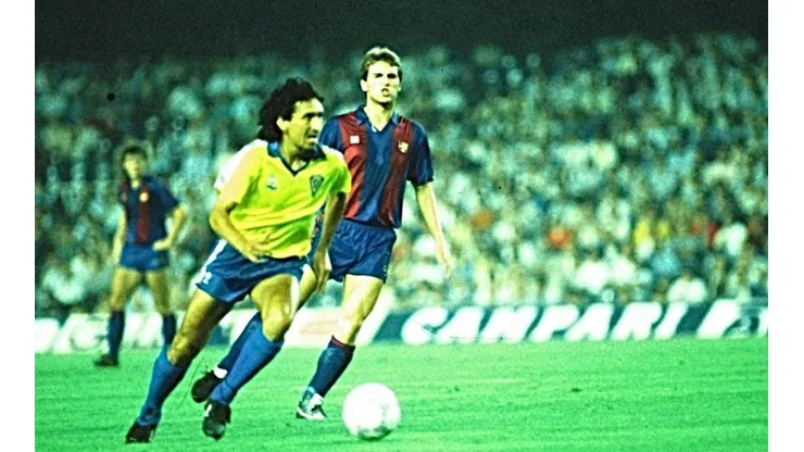 Mágico González en un partido de Liga ante el Barcelona