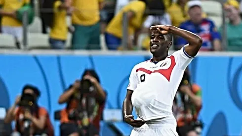 Joel Campbell celebrando gol con la selección de Costa Rica