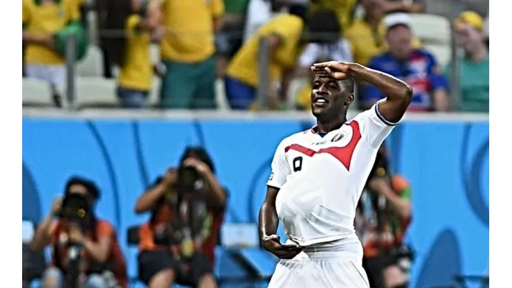 Joel Campbell celebrando gol con la selección de Costa Rica