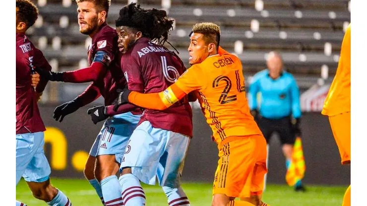 Darwin Ceren portó la cinta de capitán en empate del Houston Dynamo