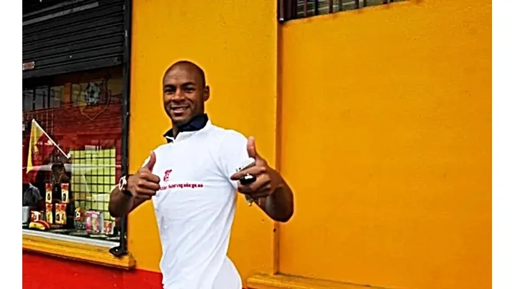 Leandrinho con la camiseta de Herediano