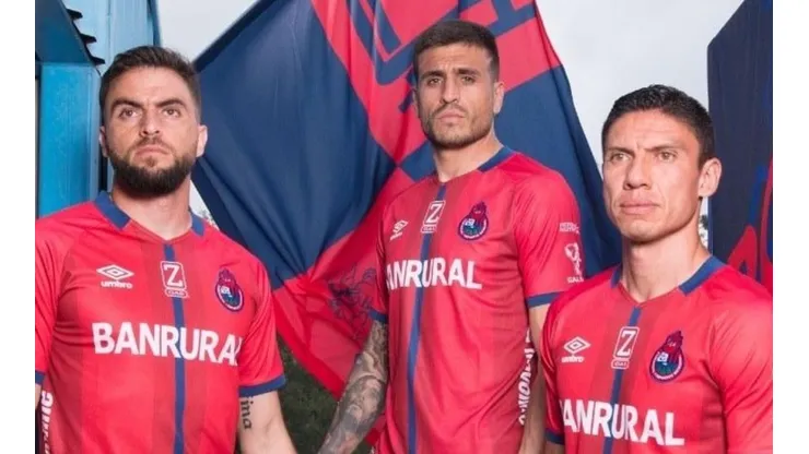 Municipal presentó sus dos nuevos modelos de camisa