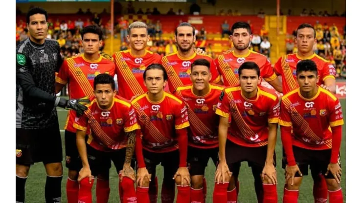 Herediano por cerrar la vuelta de un delantero brasileño