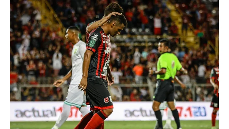 Alex López se sinceró: "Le he fallado a la afición de Alajuelense"