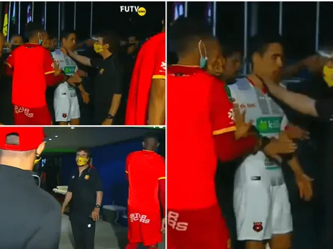 Preparador físico de Herediano toma del cuello a un jugador de Alajuelense