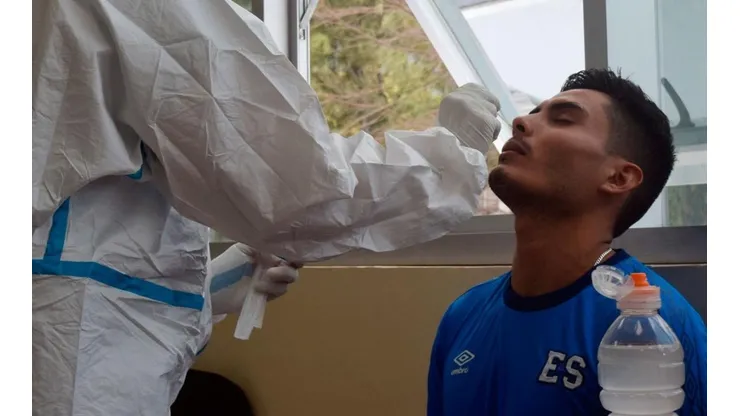 Selección de El Salvador presenta caso positivo de COVID-19 - Imagen ilustrativa, el caso positivo no es del jugador de la foto