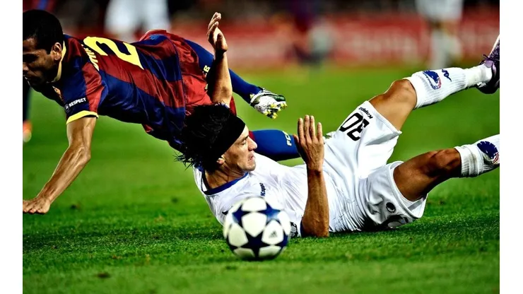 Christian Bolaños ante el Barcelona en Champions