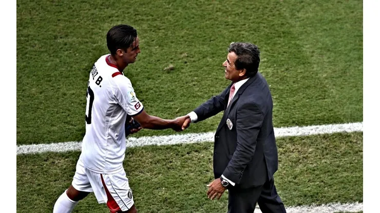Bryan Ruiz y Jorge Luis Pinto en el Mundial de Brasil 2014