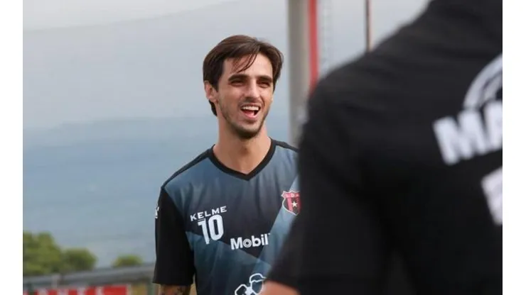 ¿Será titular? Bryan Ruiz jugará en Alajuelense tras 14 años