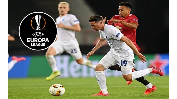 Bryan Oviedo peleando con Jesse Lingard por el balón