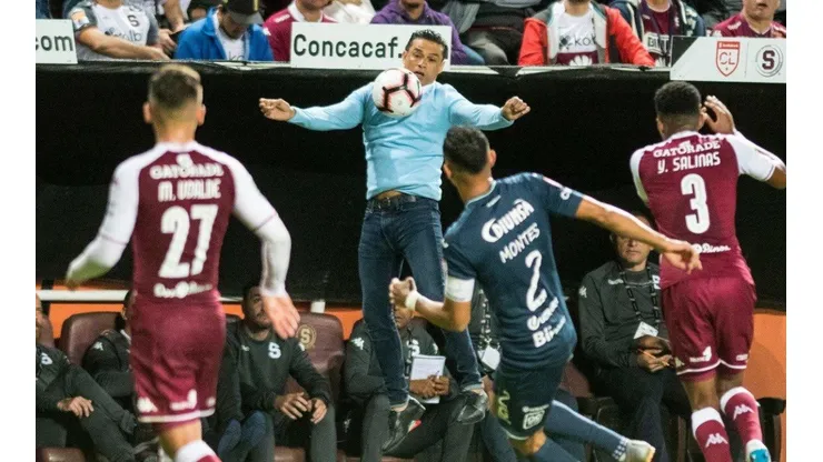 Centeno planea un importante cambio en la formación del Saprissa