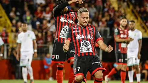Alajuelense cerca de traer a un delantero de la selección