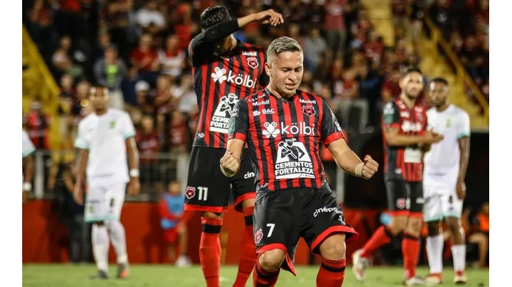 Alajuelense cerca de traer a un delantero de la selección