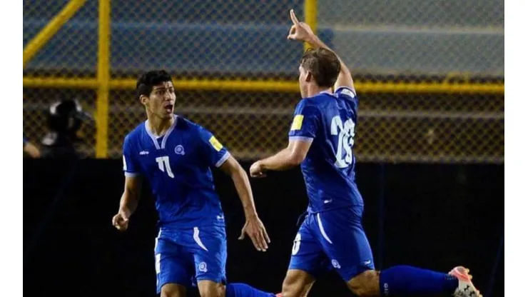 Legionario salvadoreño es elegido mejor futbolista en liga europea