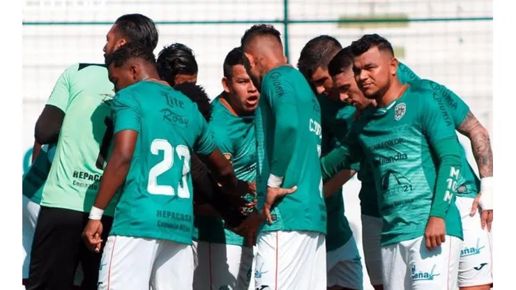 Marathón cerca de cerrar la llegada de otro defensor