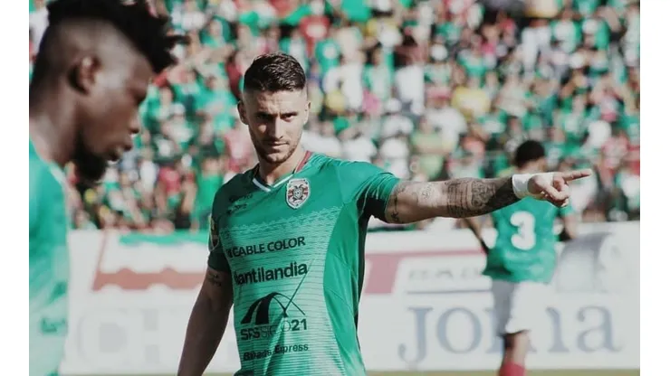 ¿No llega? Espíndola sigue sin poder viajar y en Saprissa analizan alternativas