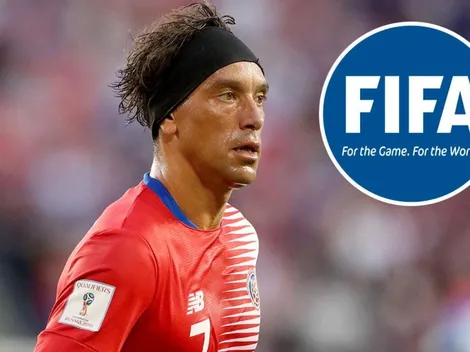FIFA destaca a Christian Bolaños: "36 y aún levantando trofeos"