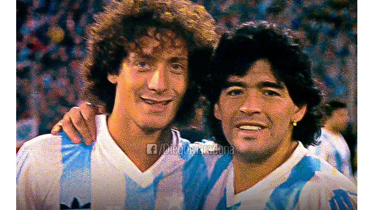 Pedro Troglio junto a Diego Maradona