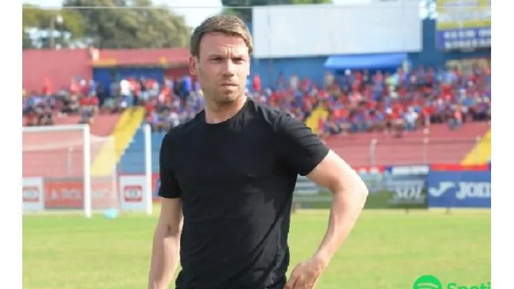 Juan Cortés deja Once Deportivo y crecen los rumores de su llegada a Alianza