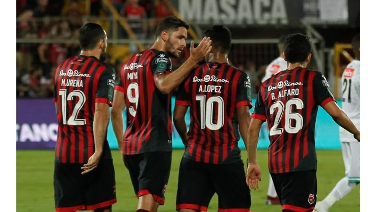 Alajuelense anunció la llegada de un legionario que jugaba en Europa
