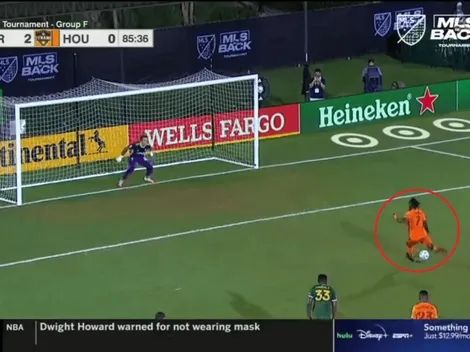 Alberth Elis marcó en la derrota del Dynamo y fue expulsado