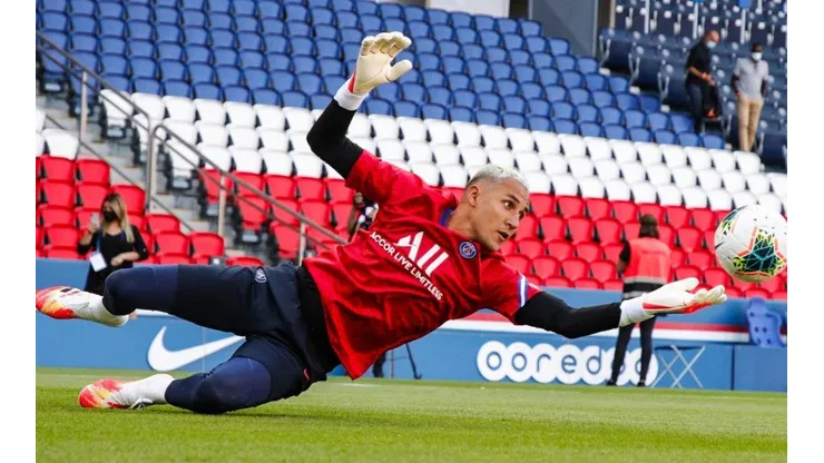 Keylor Navas titular en triunfo del PSG