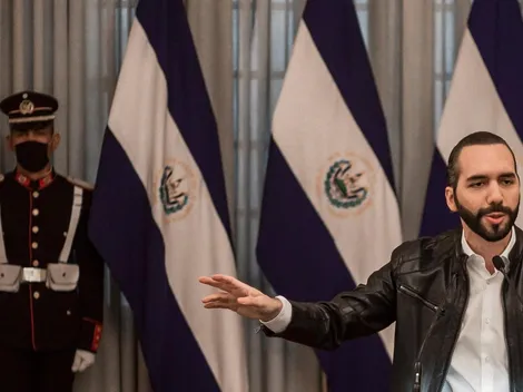 Bukele suspendió reapertura económica