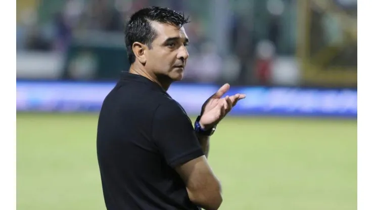 Diego Vázquez criticó al gobierno: "Me parece ilógico que sigan cobrando todo"