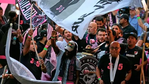 Fanáticos del Inter Miami, equipo que jugará hoy y tiene en sus filas un centroamericano