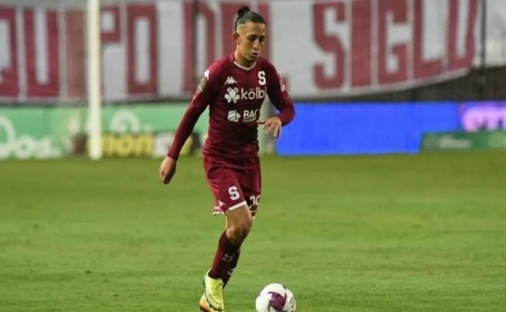 Byron Bonilla con la camiseta del Saprissa.