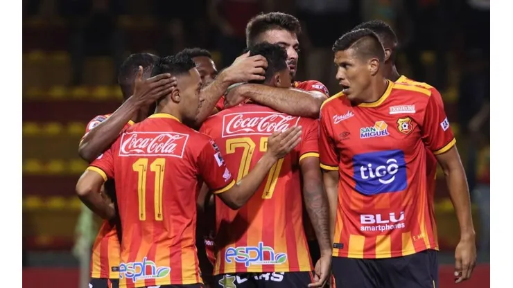 ¡Llega desde Saprissa! Herediano confirmó su primer refuerzo