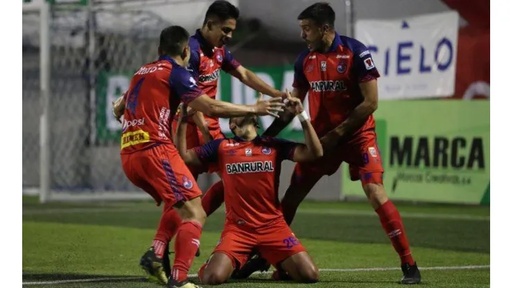 ¿Nace un legionario chapín? Joya de Municipal podría emigrar en este mercado