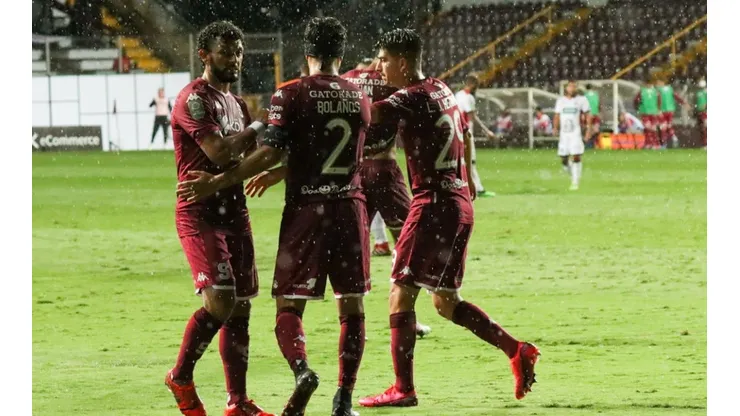 ¡Barrida en el Saprissa! Anunciaron la salida de seis futbolistas