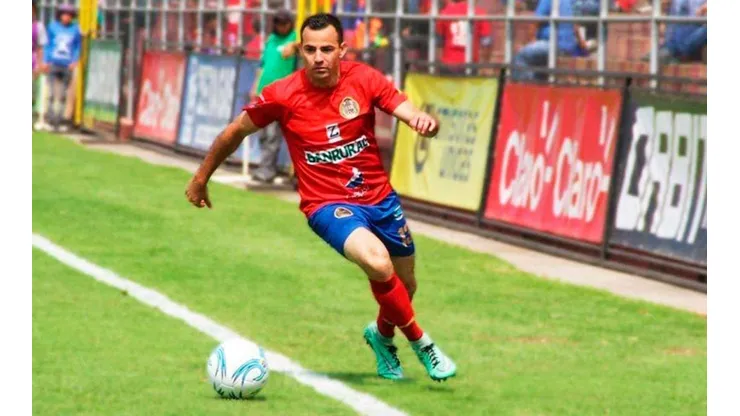 Marco Pappa con la camiseta de Municipal