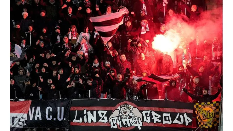 Simpatizantes del LASK, uno de los equipos que tendrá en cancha un legionario