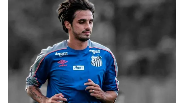 Bryan Ruiz baraja tres opciones para su futuro
