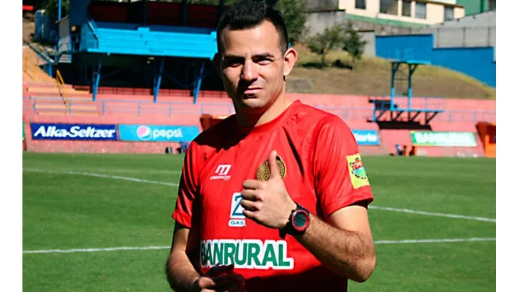 Marco Pappa con la camiseta de Municipal