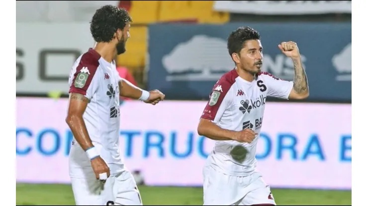 Saprissa derrotó 2-0 a La Liga y pegó primero en la gran final