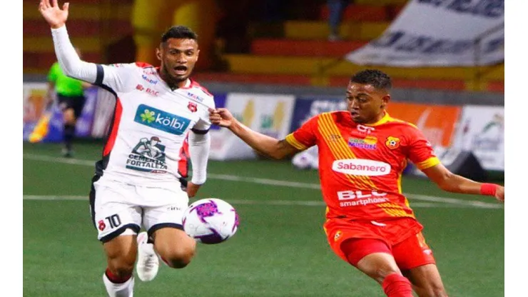Alajuelense y Herediano igualaron 0-0 en el Rosabel Cordero