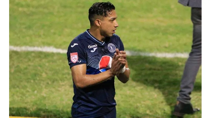 Izaguirre podría recalar en otro club de Honduras