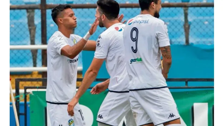 Otro menos: Se confirma la segunda baja en Comunicaciones