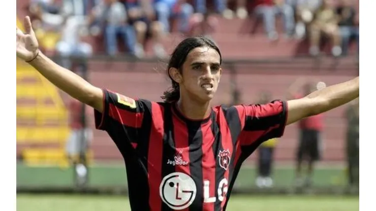 ¿Vuelve Bryan Ruiz a Costa Rica?
