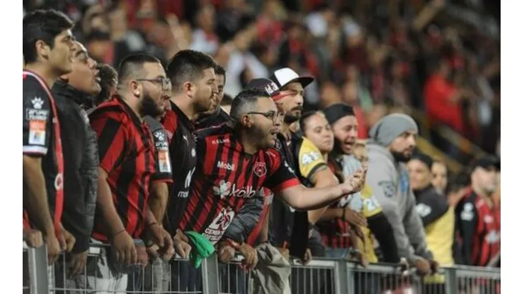 La innovadora idea de Alajuelense para tener aficionados en los partidos