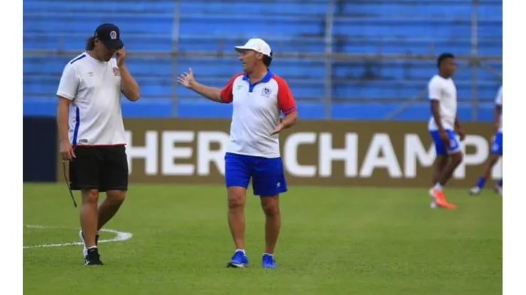 Olimpia se vería obligado a entrenar afuera del país
