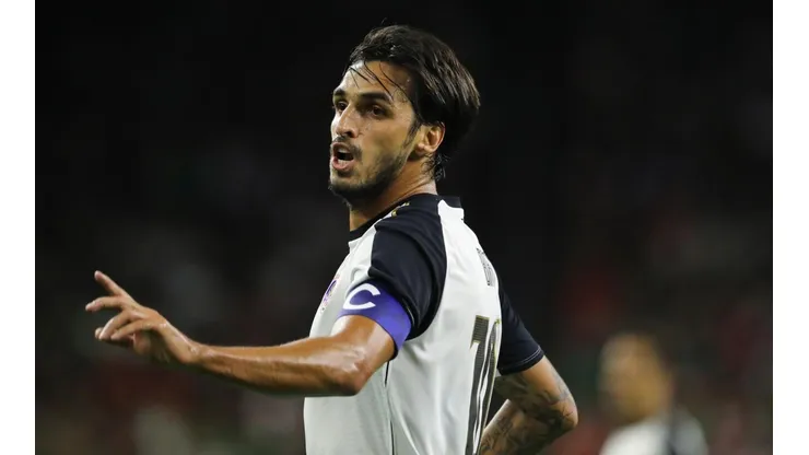¿Bryan Ruiz le lanzó un guiño a los Rojinegros?