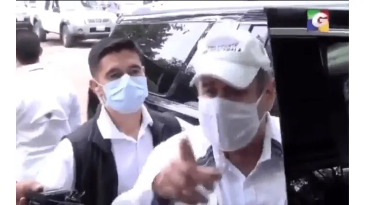 El presidente se enfrentó a los periodistas que lo cuestionaron.